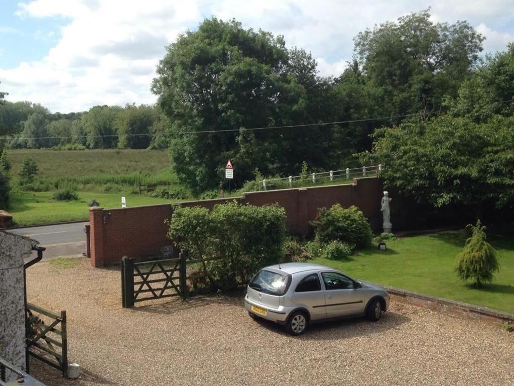 Bridge House B&B Coltishall Eksteriør billede